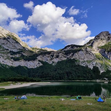 Apartmani Kosuta Tjentiste Exteriér fotografie